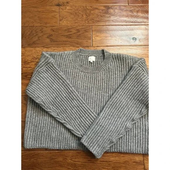 Dee Elly Gray Pullover Sweater Size XS - Picture 2 of 11